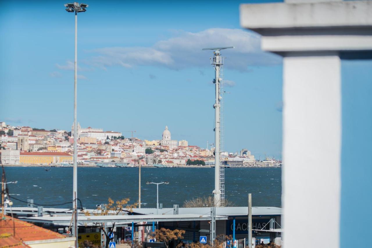 Vista Lisboa Guest Apartments Almada Exterior photo