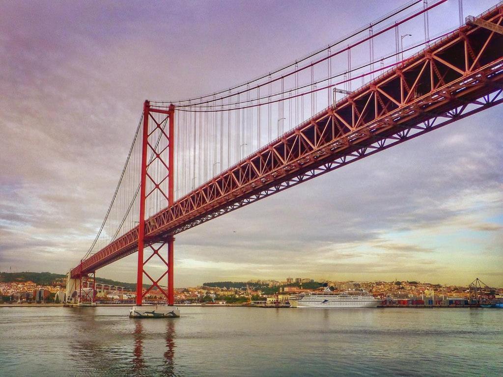 Vista Lisboa Guest Apartments Almada Exterior photo